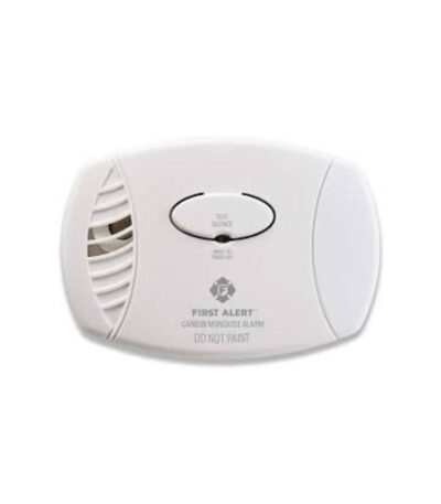 Wall-mounted carbon monoxide detector with digital display and alarm indicator